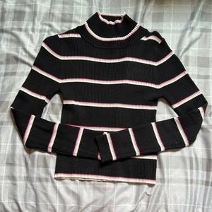 Long sleeve stripped turtle neck sweater